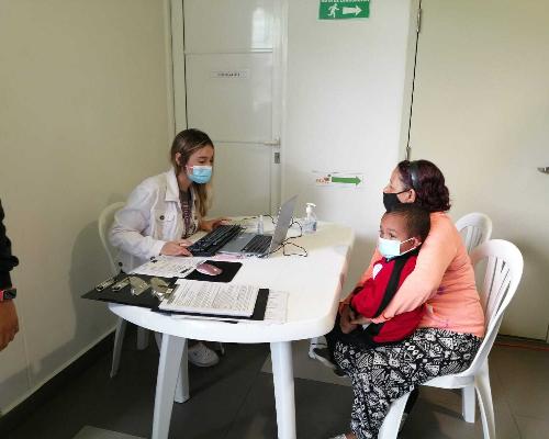 FotografoFoto Alcaldía de Medelllín:Más de 27.000 niños y niñas de Buen Comienzo serán vacunados contra la covid-19 en jardines y centros infantiles. 